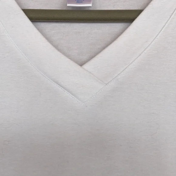 Vicki Wayne 3/4 Sleeve V-Neck White Tee Shirt. size Large. - Picture 4 of 6